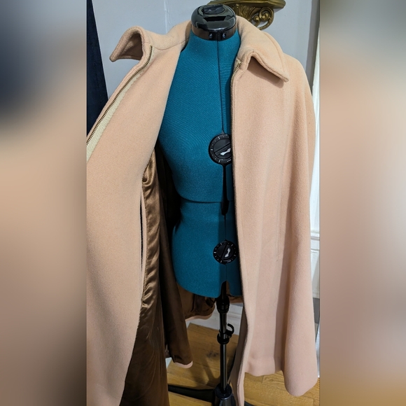 Vintage tan wool cape with collar, fully lined, OS, handmade - Picture 7 of 8